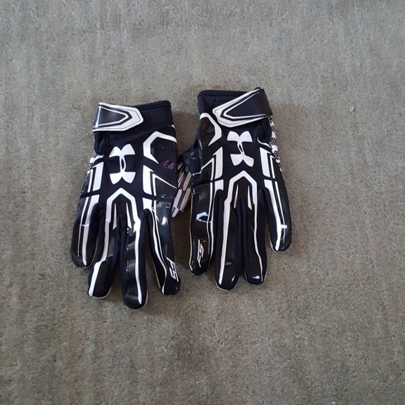 under armour kids gloves